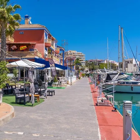 Apartamento Amazing In With Outdoor Swimming Pool, Wifi And 3 Bedrooms Torrevieja